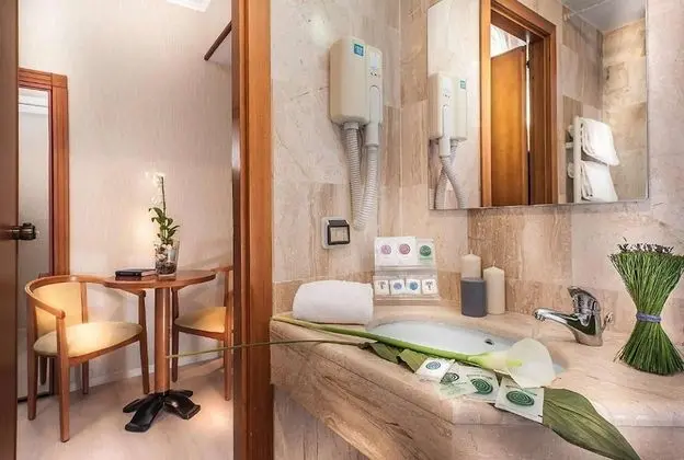 Tek Büyük veya İki Ayrı Yataklı Oda
