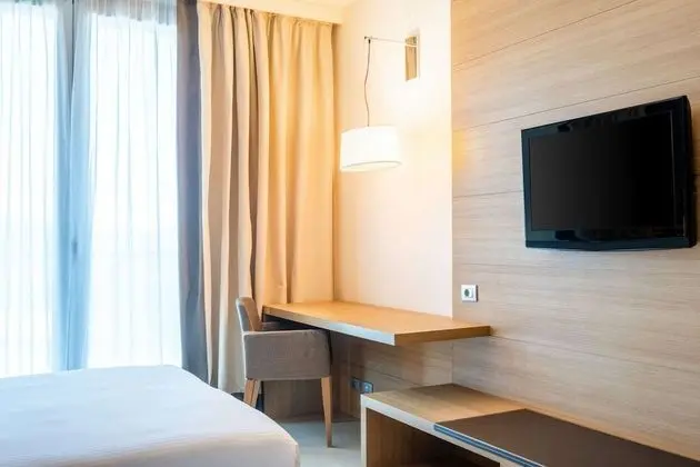 Standard Oda, 2 Büyük (Queen) Boy Yatak, Sigara İçilmez