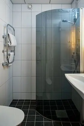 Oda, 1 Tek Kişilik Yatak, Sigara İçilmez
