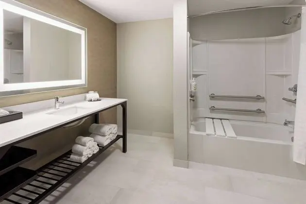 Engellilere uygun banyo