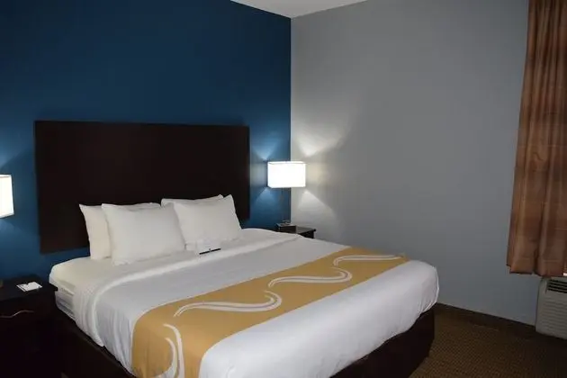 Süit, 1 En Büyük (King) Boy Yatak ve Çekyat, Sigara İçilmez (2 Person Sofa Bed, Living Room)