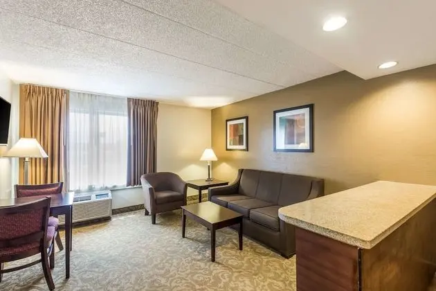 Süit, Sigara İçilmez (2 Double beds and 2 Person Sofa bed)