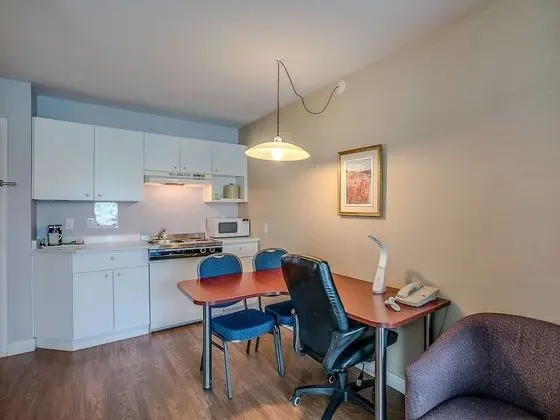 Süit, Sigara İçilmez, Balkon