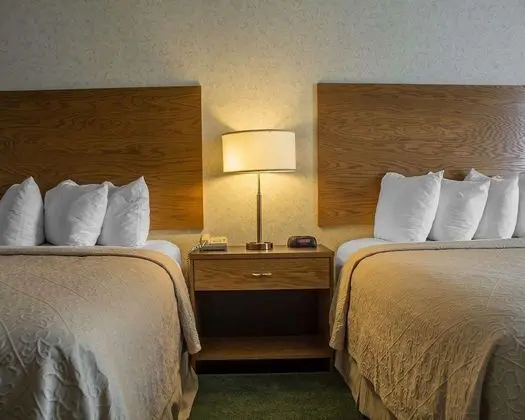 Large Room, 2 Queen Beds, Nonsmoking