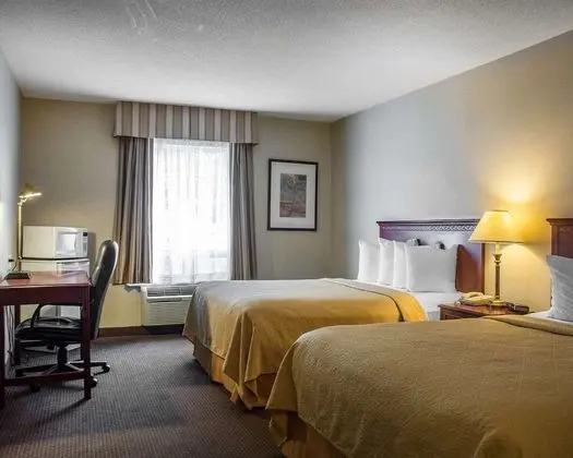 Large Room, 2 Queen Beds, Nonsmoking