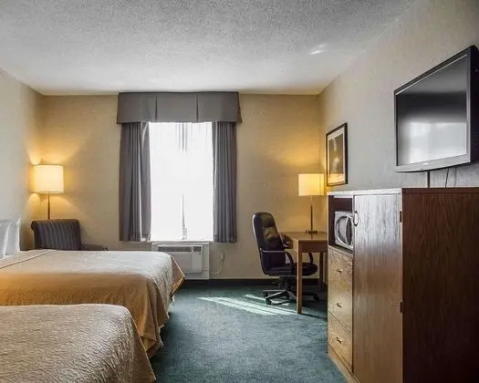 Large Room, 2 Queen Beds, Nonsmoking