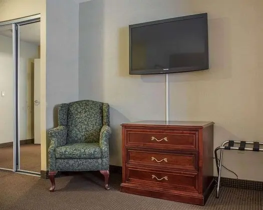 Large Room, 2 Queen Beds, Nonsmoking