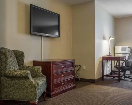 Large Room, 2 Queen Beds, Nonsmoking