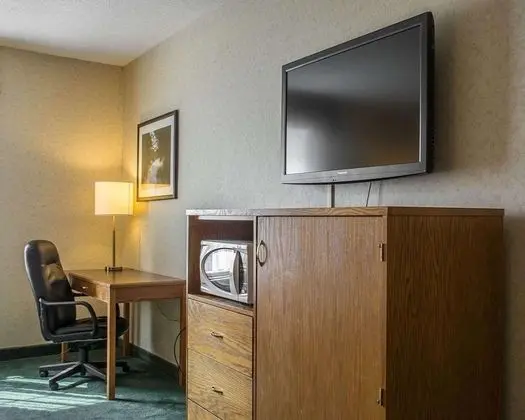 Large Room, 2 Queen Beds, Nonsmoking
