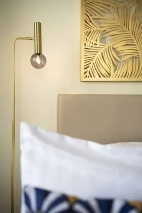 Comfort Tek Büyük veya İki Ayrı Yataklı Oda, Özel Banyo, Bahçe Manzaralı (Chambre 1)