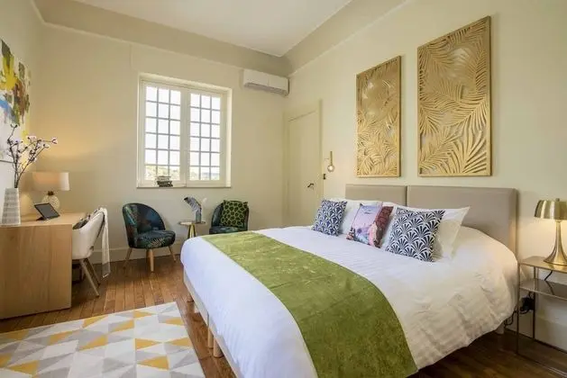 Comfort Tek Büyük veya İki Ayrı Yataklı Oda, Özel Banyo, Bahçe Manzaralı (Chambre 1)