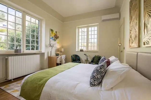 Comfort Tek Büyük veya İki Ayrı Yataklı Oda, Özel Banyo, Bahçe Manzaralı (Chambre 1)
