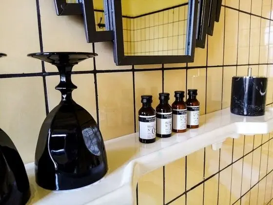 Deluxe Tek Büyük veya İki Ayrı Yataklı Oda, Özel Banyo, Kanal Manzaralı (Chambre 3)