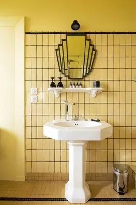 Deluxe Tek Büyük veya İki Ayrı Yataklı Oda, Özel Banyo, Kanal Manzaralı (Chambre 3)