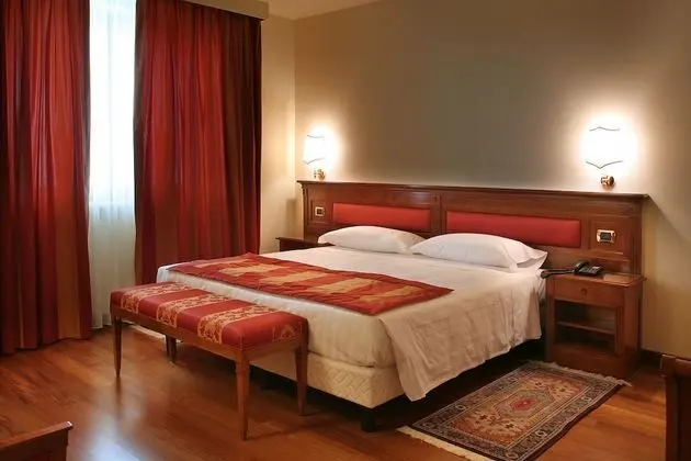 Deluxe Büyük Yataklı Tek Kişilik Oda