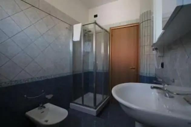 Büyük Yataklı Tek Kişilik Oda