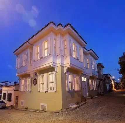 Superior Üç Kişilik Oda, Deniz ve Şehir Manzaralı, 2. Kat
