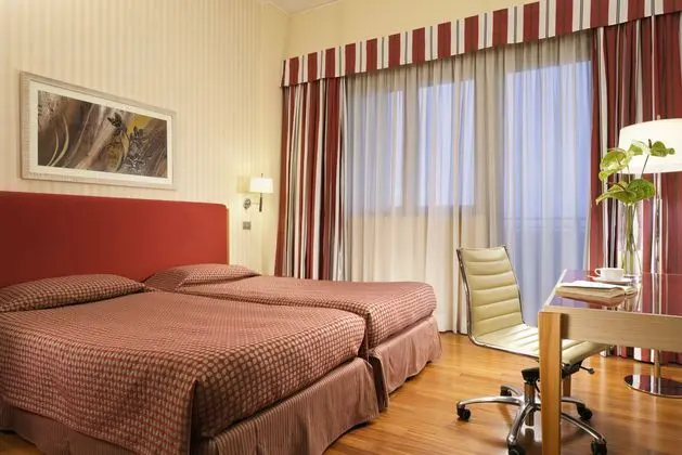 1 Çift Kişilik Veya 2 Tek Kişilik Yatak Superior