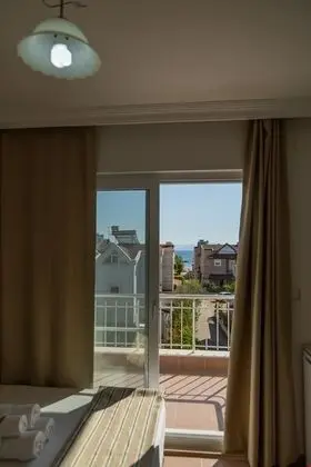 Deniz Veya Dağ Manzaralı 3 kişik Oda