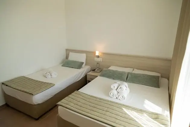 Deniz Veya Dağ Manzaralı 3 kişik Oda