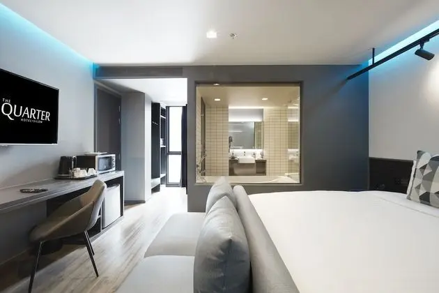 Deluxe Room with Bathtub (2 Adults + 1 Child)