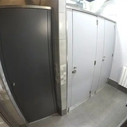 İki Ayrı Yataklı Oda, Ortak Banyo