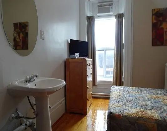 Oda, 1 Çift Kişilik Yatak, Ortak Banyo