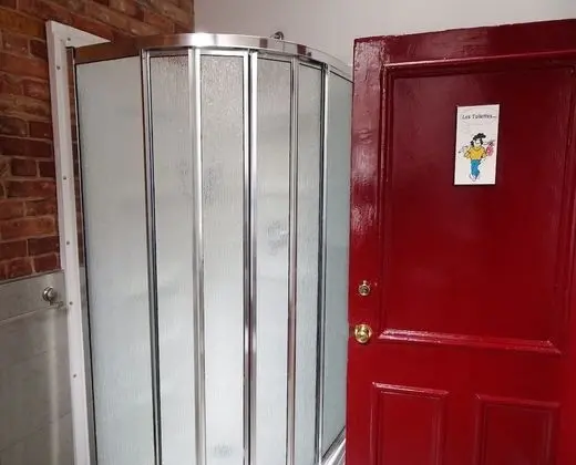 Oda, 1 Çift Kişilik Yatak, Ortak Banyo