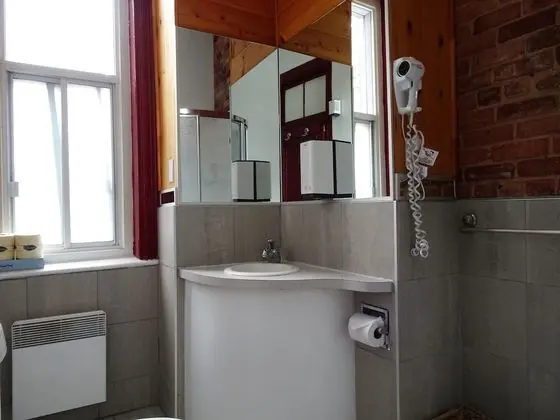 Oda, 1 Çift Kişilik Yatak, Ortak Banyo