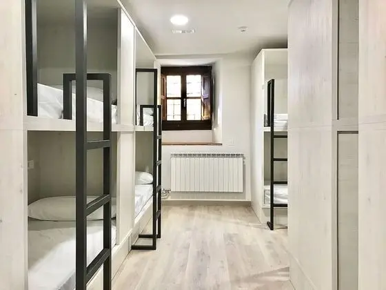 Ortak Ranzalı Oda, Karma Ranzalı Oda, Özel Banyo (18 beds)