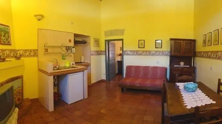 Comfort Apart Daire, Bahçe Manzaralı