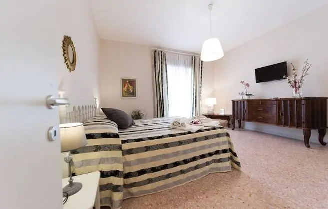 Superior Tek Büyük Yataklı Oda