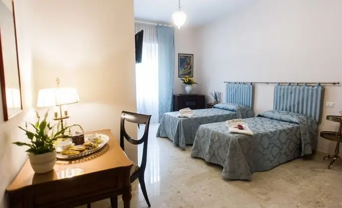 Tek Büyük veya İki Ayrı Yataklı Oda