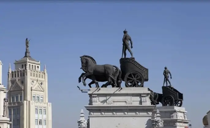 Büyük Yataklı Tek Kişilik Oda