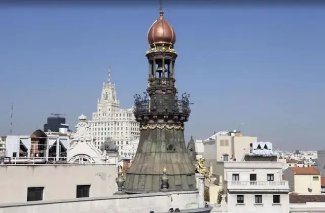 Büyük Yataklı Tek Kişilik Oda