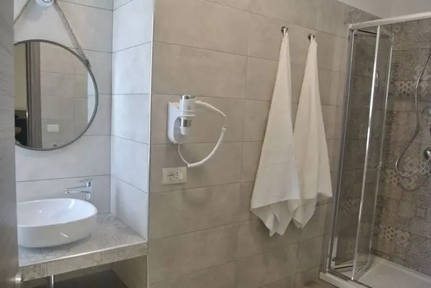 Üç Kişilik Oda