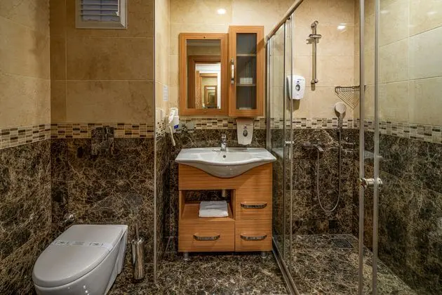 https://images.etstur.com/imgproxy/resize/2560x1440/files/images/hotelImages/etsrooms/391/Quattro_Beach_Spa___Resort_Otel_Alanya_20241202143938_1.jpg