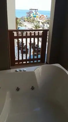 https://imagessl.etstur.com/files/images/hotelImages/TR/209215/l/Quattro-Beach-Spa---Resort-Oda-270951.jpg