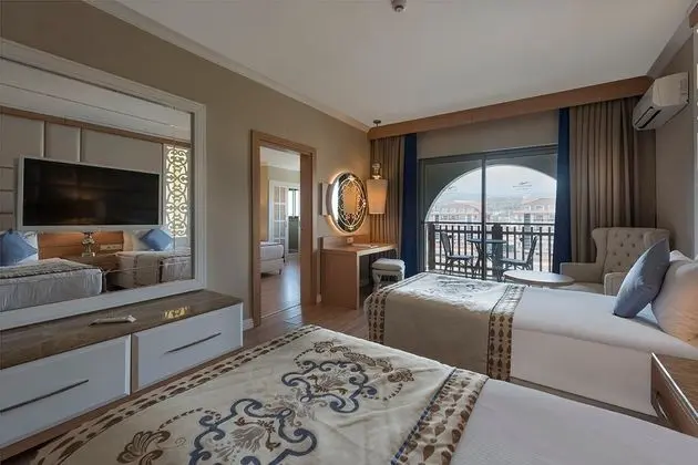 https://imagessl.etstur.com/files/images/hotelImages/TR/209215/l/Quattro-Beach-Spa---Resort-Oda-271175.jpg
