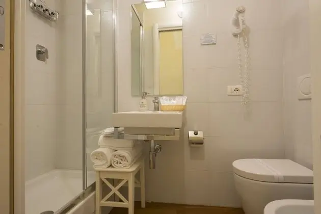 Basic Tek Büyük Yataklı Oda, Özel Banyo
