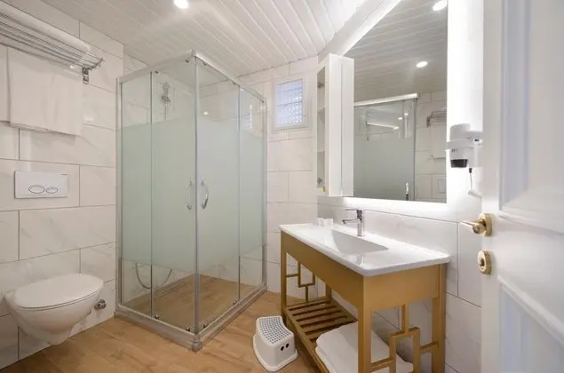Bahçe Aile Odası Banyo