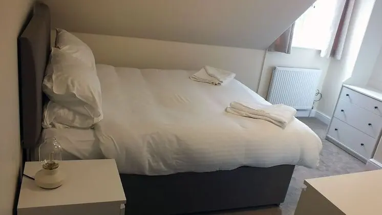 Basic Tek Büyük veya İki Ayrı Yataklı Oda, Banyolu/Duşlu, Deniz Manzaralı (Double or Twin Room)