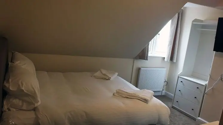 Basic Tek Büyük veya İki Ayrı Yataklı Oda, Banyolu/Duşlu, Deniz Manzaralı (Double or Twin Room)
