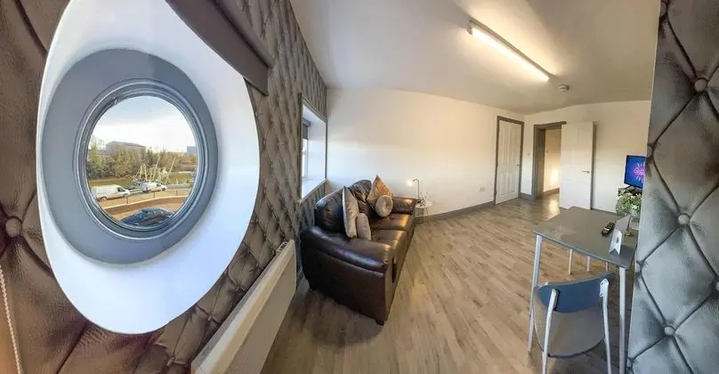 Superior Apart Daire, Özel Banyo, Liman Manzaralı