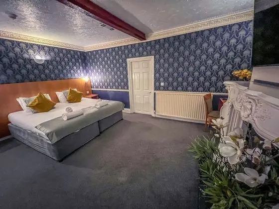 Deluxe Tek Büyük veya İki Ayrı Yataklı Oda, Banyolu/Duşlu, Liman Manzaralı