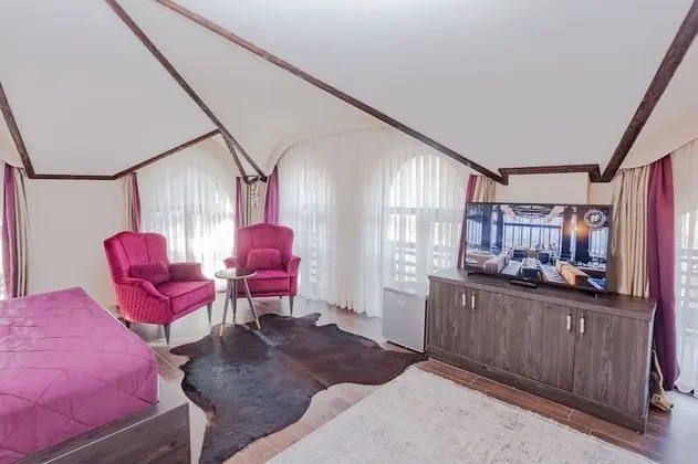 Luxury Tek Büyük Yataklı Oda