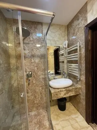 Luxury Tek Büyük Yataklı Oda