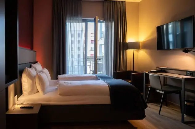 Tek Büyük Yataklı Oda