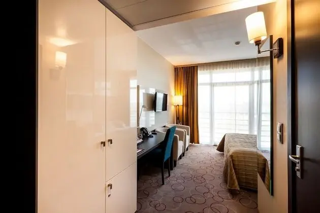 Tek Büyük Yataklı Oda