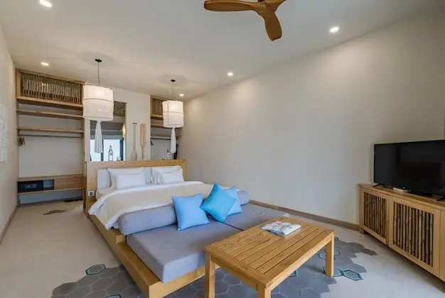 Villa (Beachfront)